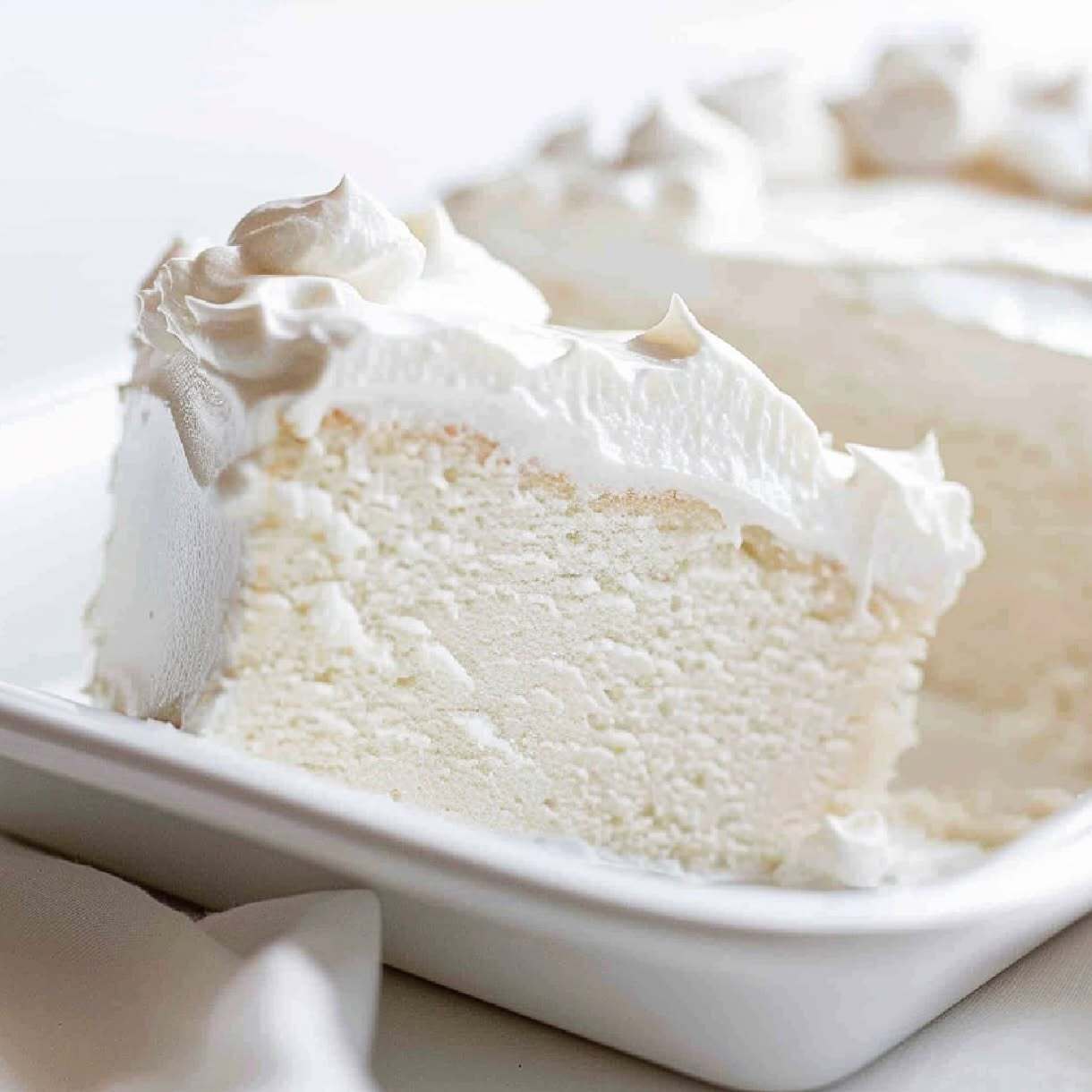 Creamy Vanilla Delight Cake